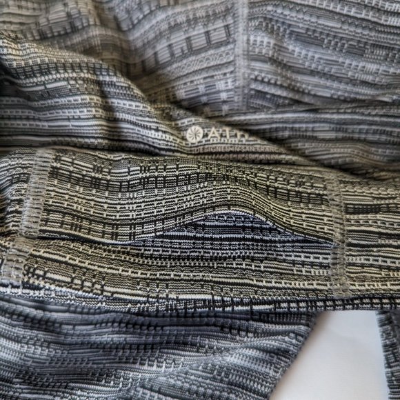 Athleta 7/8 Leggings Striped With Pockets Black and Gray Size M - Picture 9 of 10